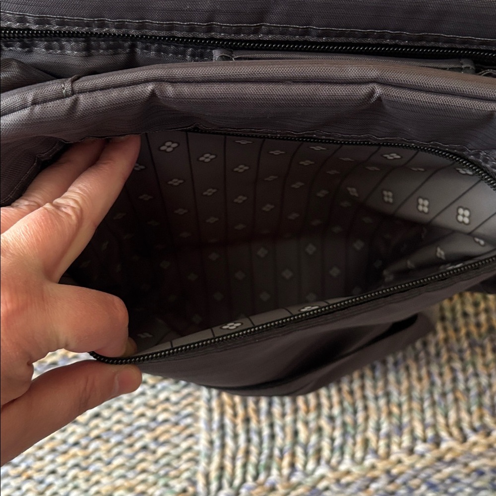LUG - Ranger XL 2 Duffel Bag - Picture 4 of 11